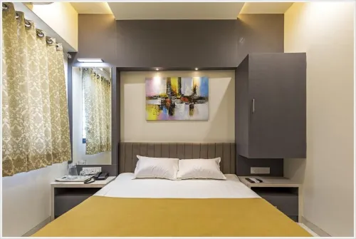 Hotel Rajlaxmi Grand Hotels in Kolhapur