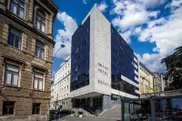 Grand Hotel Bonavia Hotels in der Nähe von Roomescape Rijeka by Fox in a box