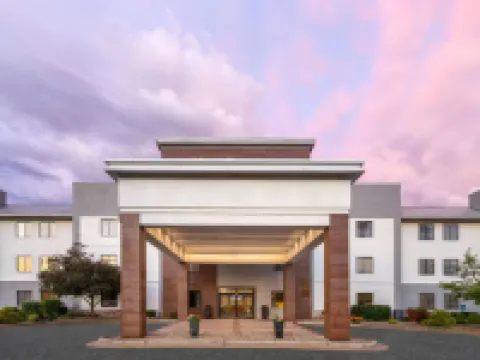 La Quinta Inn & Suites by Wyndham Kokomo Hotels in Kokomo