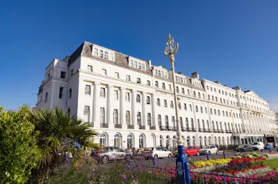 The Burlington Hotel Hotel dekat Nigel Greaves Gallery