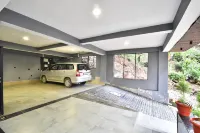 La Riqueza Koala Inn Mcleod Ganj - Mountain View Rooms with Balcony - Near to Mall Road - Parking