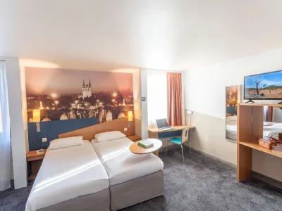 Hôtel ibis Styles Angers Centre Gare Hôtels à proximité de : Parc du Puy Garnier