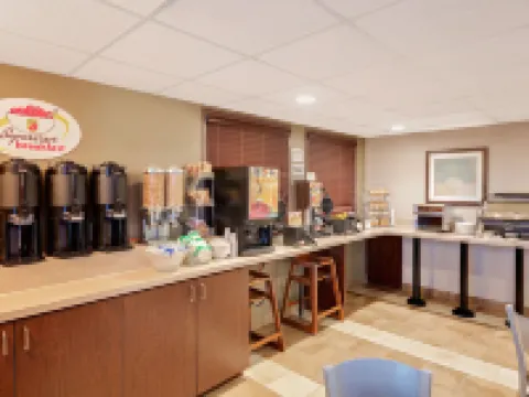 Super 8 by Wyndham Kapuskasing Hotels in Cochrane District