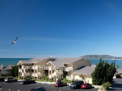 Spyglass Inn Hotel a 