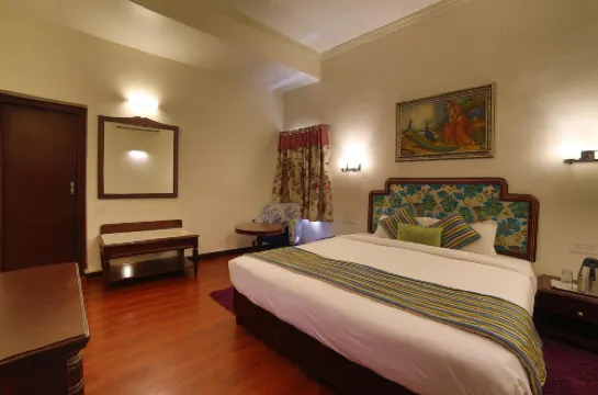 Hotel Lake Inn