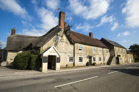 The Crown at Marnhull Отели в г. Стерминстер Ньютон