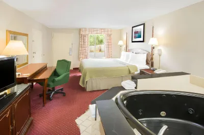 Howard Johnson by Wyndham Dothan Hotels in Dothan