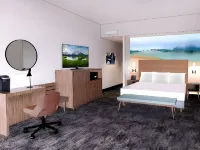 River's Edge Hotel Portland, Tapestry Collection by Hilton