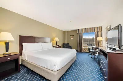 Holiday Inn Express & Suites Delafield