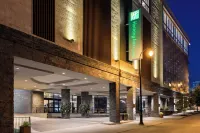 Holiday Inn & Suites Nashville Downtown - Broadway Hotels in der Nähe von Emerald Luxury Transportation