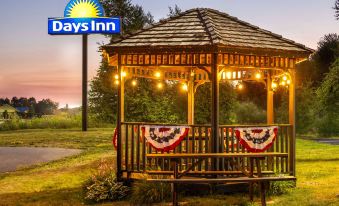 Days Inn by Wyndham Iron Mountain
