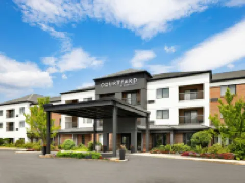 Courtyard Concord Hotels in Concord