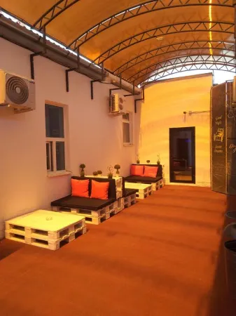 Good Night House Hotel