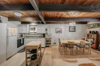 Mt. Baker Rim Cabin #63 - A Traditional Ski Chalet! Pet Friendly! Free Wi-fi!!