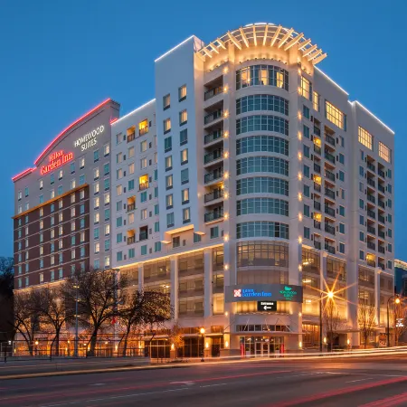 Homewood Suites by Hilton Atlanta Midtown Отели рядом с достопримечательностью «Театр «Фокс»»