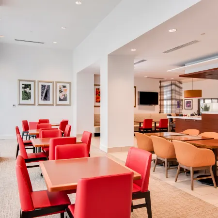 Hilton Garden Inn Alexandria Old Town National Harbor Отели рядом с достопримечательностью «Набережная Старого города»