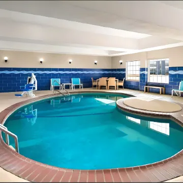 Holiday Inn Express & Suites DENTON NORTH by IHG