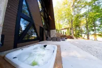 Modern A-Frame Lake Cabin w/ Pickleball Ct.4Bd 3Ba