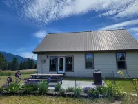 Epic Views - Peaceful, Eco-friendly Home - 30 Minutes to Glacier National Park Hotels near Montana Vortex and House of Mystery