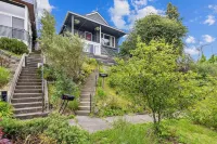 Marceron City Lake House - Mins to Downtown! Hotels near Rite Aid