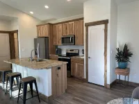 NEW Cottage 4 Blocks from Downtown Loveland CO Hotel a Loveland