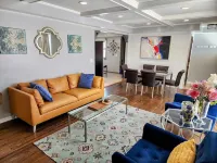 Sunlit Oasis: Family Friendly Suburban Private 4 Bedroom Retreat