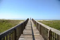 5 Star BeachAccommodations, Well Stocked, book now for 2025!!