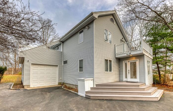 Comfortable Orchard Oasis in wine country on Long Islands beautiful North Fork!