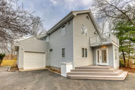 Comfortable Orchard Oasis in wine country on Long Islands beautiful North Fork! Отели в г. Джеймспорт