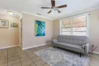 Comfort and Convenience, minutes away from historical French Quarter