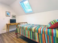 The Nest at Pigeon Cove: Modern farmhouse with all the comforts of home! Hotel a Rockport