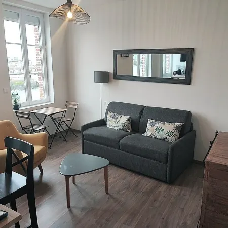 Elegant Studio, facing marina and harbour