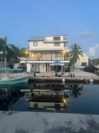 Big Pine Key, 3 BR, 2 1/2 Bath, Private Canal, Close to everything, KW