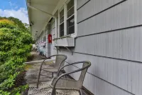 Fall Getaway Condo in Dennis Village. Walk to Treats