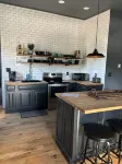2 Bedroom Restored Historic Landmark-Old Industrial Soda Factory in Mount Carmel