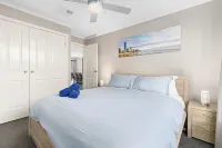 13 bedrooms,6.5 bathroom, sleeps 40+, playgrounds, giant checkers, table tennis Hotels in Sebastopol