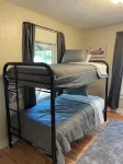 Charming & Stylish 2-bedroom house with free WiFi in Winfield