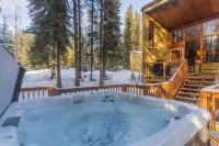 Star-Shaped Midcentury Modern Aurora Retreat + Hot Tub + Game Room Hotels in College