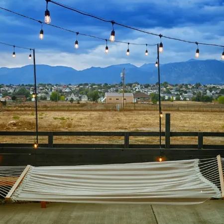 ♥︎Romantic Retreat♥︎Boutique Apt/Hot tub/Fire Pit