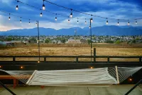 ♥︎Romantic Retreat♥︎Boutique Apt/Hot tub/Fire Pit Hotels in Fountain