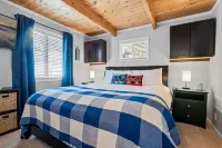 Cozy Chalet❤️Spa • Dog Friendly • Fenced • FirePit • Near Village• Mountain View