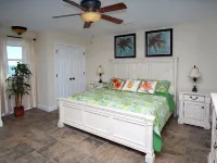 Beautiful 7 BD oceanfront house with a private pool located on the Golden Mile - Private Pools