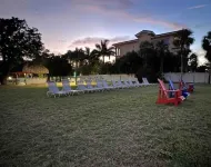 Cozy Condo- 5 min walk to Siesta Key Beach,on Sarasota Bay,heated pool!