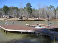 The Lake House Hotels in Hancock County