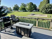 Beautiful Island Cottage on Middle Bass Island, Island Time! Amazing Sunsets! Hotels in Put-in-Bay Township