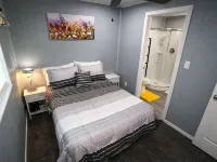 Luxury Wolf Lodge - 2 bedroom - Lakefront. Hotels in Commerce