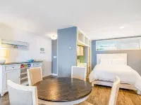 Beautiful, luxurious hideaway right on Carbon Beach in Malibu! Hotels in Malibu