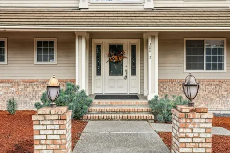 A Mountain View Retreat with pool, hot tub and more...