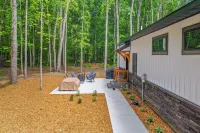 Secluded Getaway,  Centrally Located Newly Built Barndo, AC & Wifi