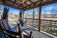 BASS CABIN w/ Hot Tub - Get Away From It All!